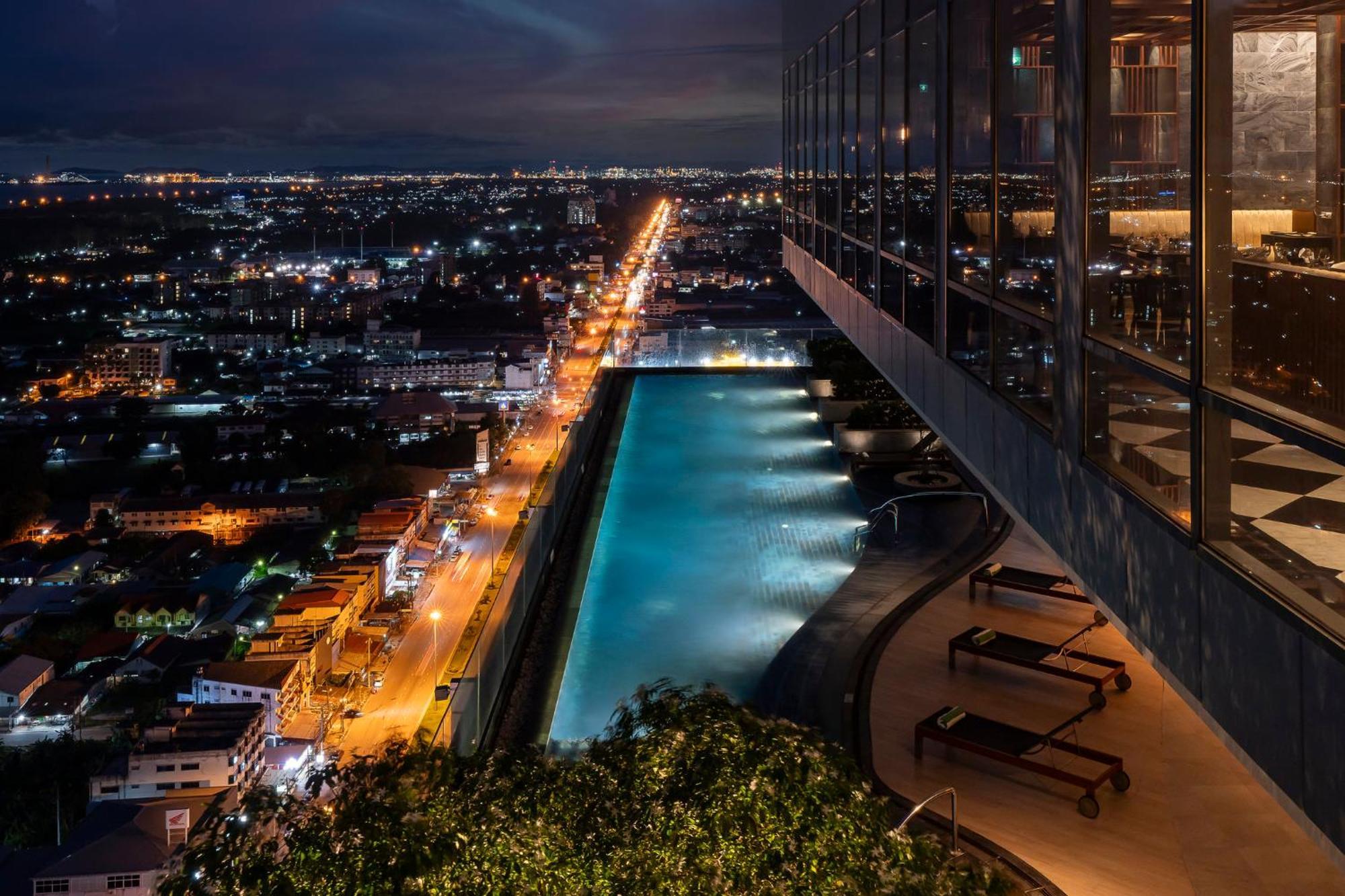 Holiday Inn & Suites Rayong City Centre By Ihg Extérieur photo