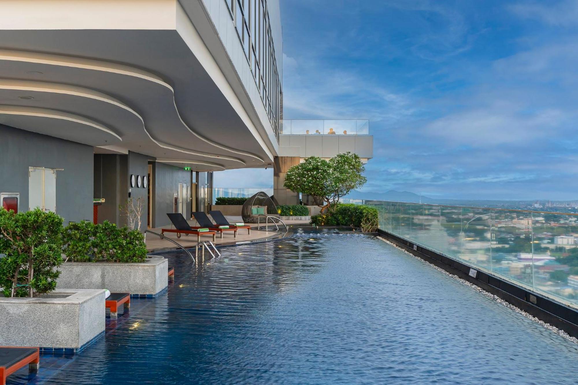 Holiday Inn & Suites Rayong City Centre By Ihg Extérieur photo