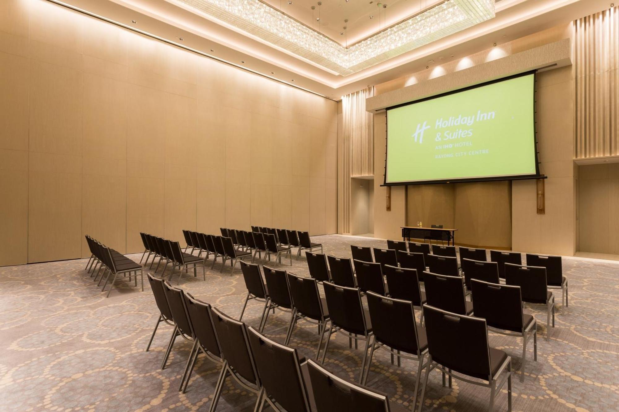 Holiday Inn & Suites Rayong City Centre By Ihg Extérieur photo
